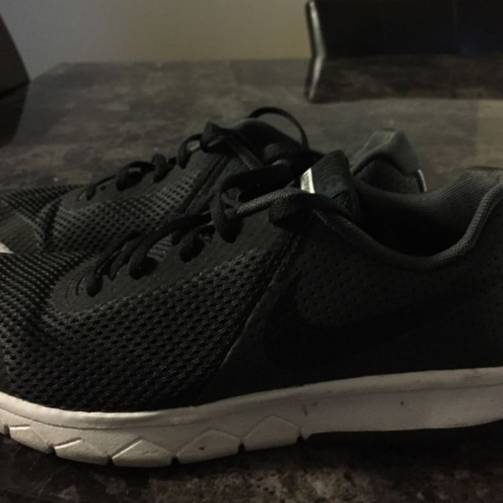 Women's 6.5 Nike Shoes
